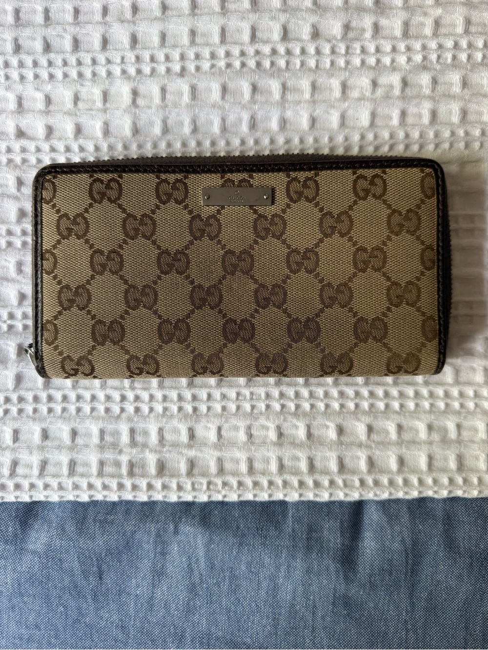 Gucci Brown Beige GG Supreme Zip Wallet